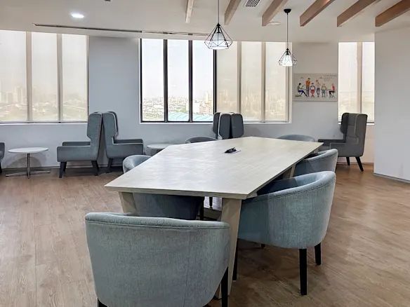 Regus Logix City Center